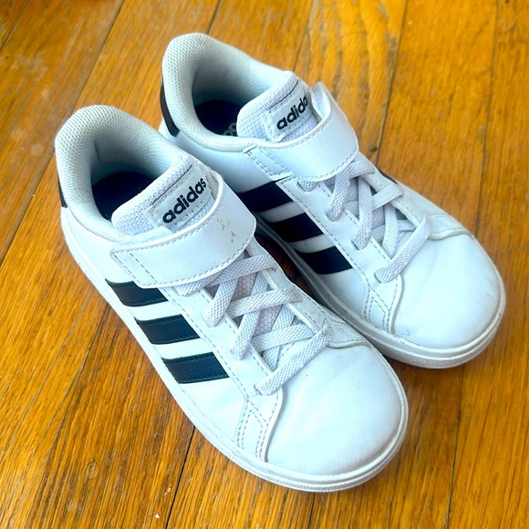 Adidas Classic Boys White Sneakers - Picture 1 of 6